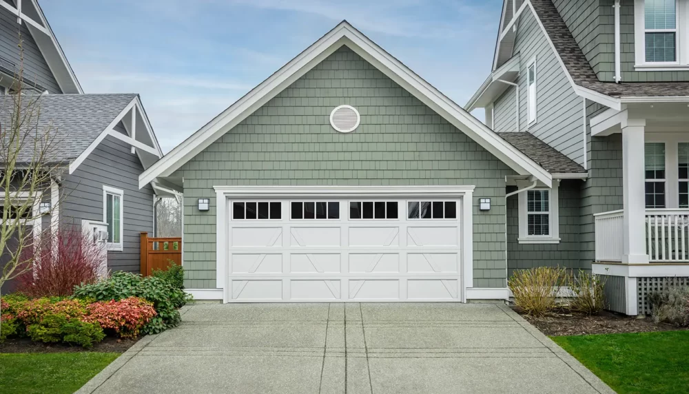 輸入ガレージドア　様々な必要条件の要素によって、最終的な費用が変わる